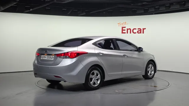 Hyundai Elantra (Avante)