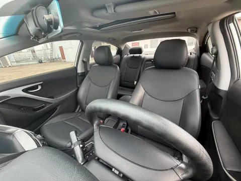 Hyundai Elantra (Avante)