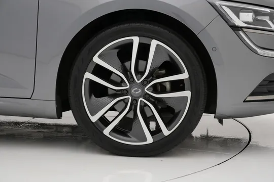 Renault Talisman (SM6)