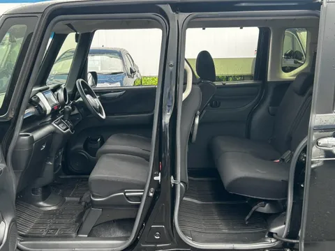 Honda N-BOX Custom