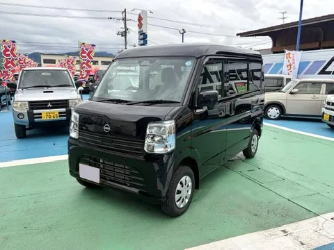 Nissan Clipper Van