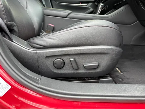 Mazda MAZDA3 Fastback
