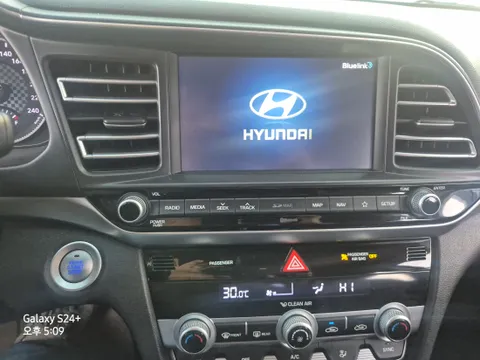 Hyundai Elantra (Avante)
