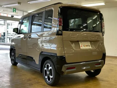 Mitsubishi Delica Mini