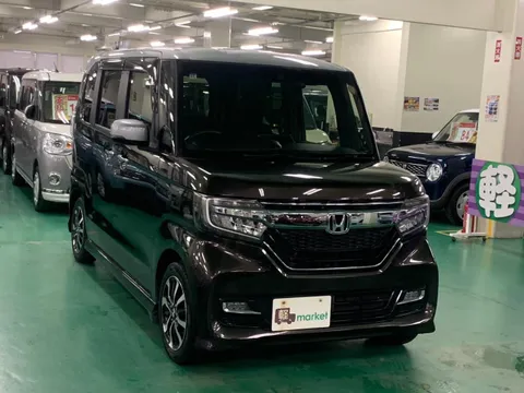 Honda N-BOX Custom