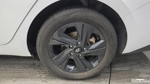 Hyundai Elantra (Avante)