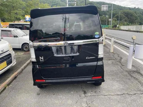 Honda N-BOX Custom