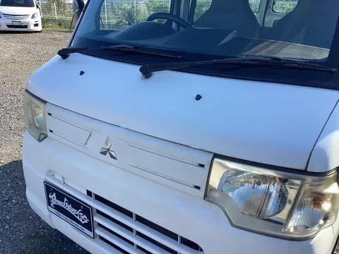 Mitsubishi Minicab Van