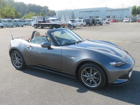 Mazda MX-5 (Roadster)