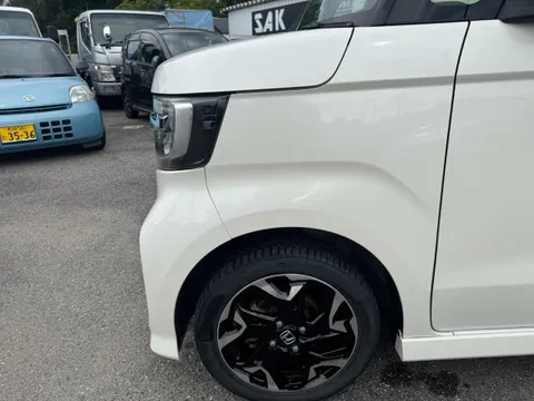 Honda N-BOX Custom