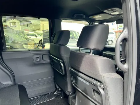 Honda N-BOX Custom