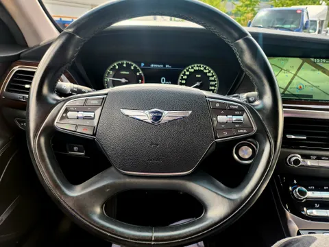 Genesis G90 (EQ900)