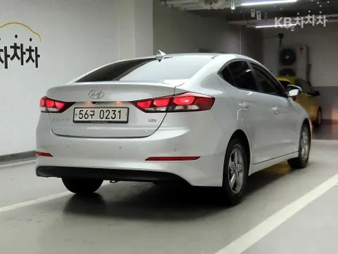 Hyundai Elantra (Avante)