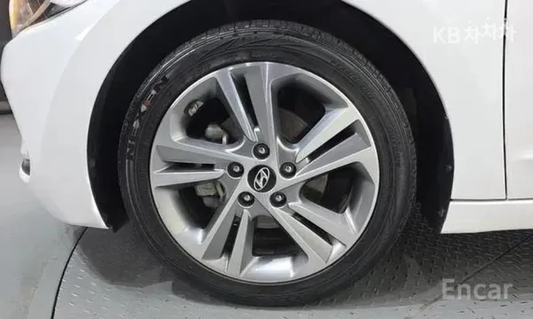 Hyundai Elantra (Avante)