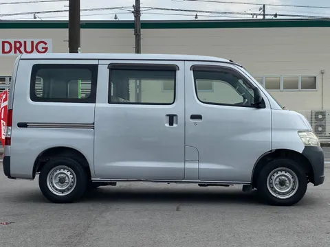 Toyota TownAce Van