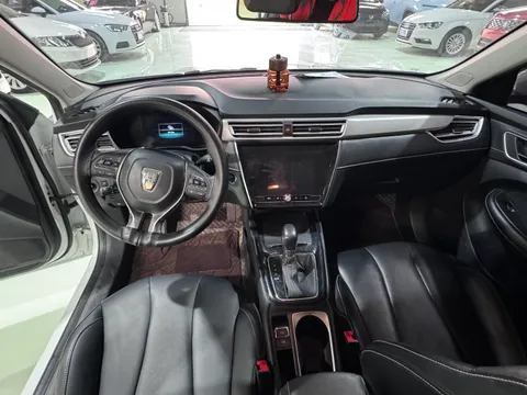 Roewe i5