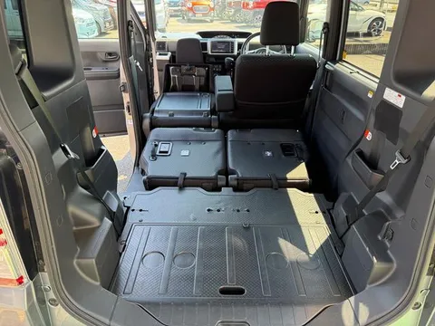 Toyota Pixis Mega