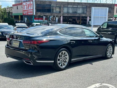 Lexus LS