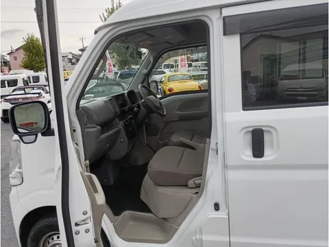 Mitsubishi Minicab Van