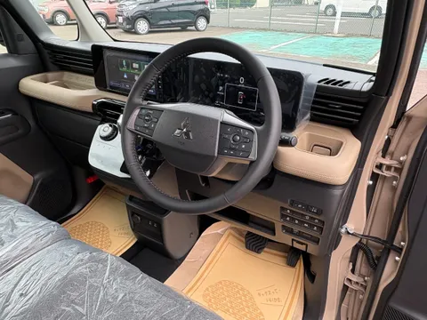 Mitsubishi Delica Mini