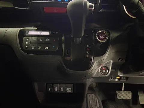 Honda N-BOX Slash