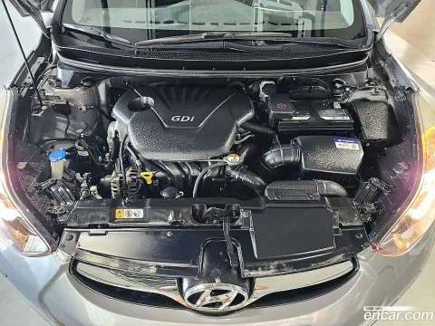 Hyundai Elantra (Avante)