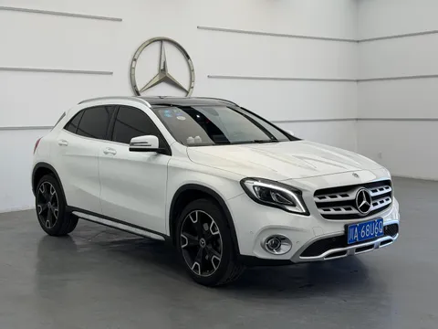 Mercedes-Benz Mercedes-Benz GLA