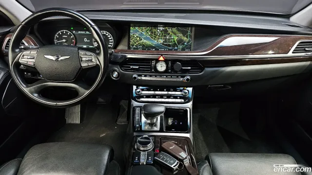 Genesis G90 (EQ900)