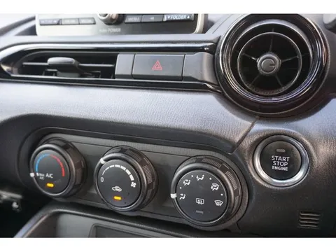 Mazda MX-5 (Roadster)