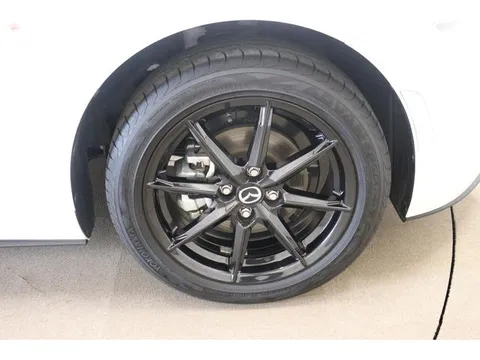 Mazda MX-5 (Roadster)