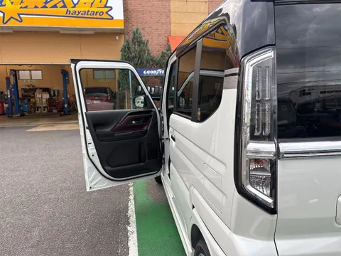 Suzuki Spacia Custom