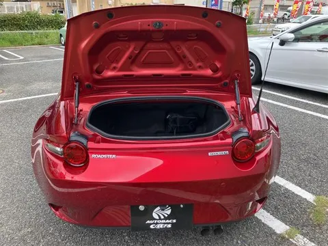 Mazda MX-5 (Roadster)