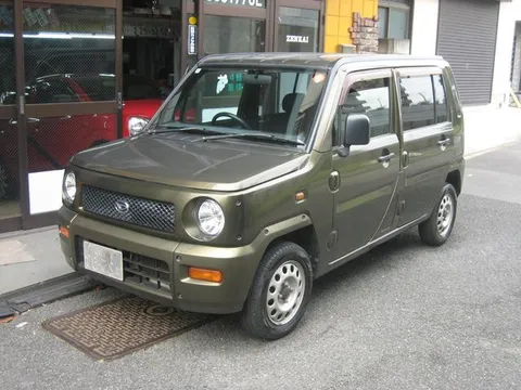 Daihatsu Naked