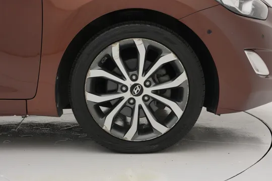 Hyundai Elantra (Avante)