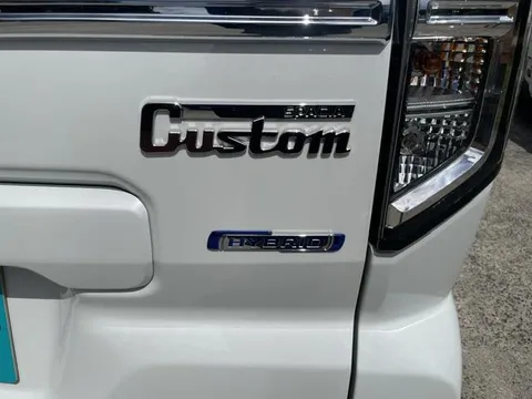 Suzuki Spacia Custom