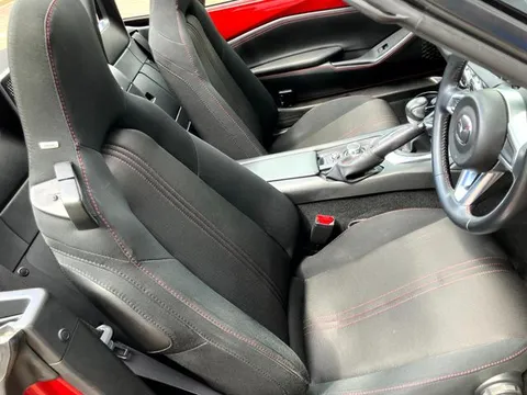 Mazda MX-5 (Roadster)