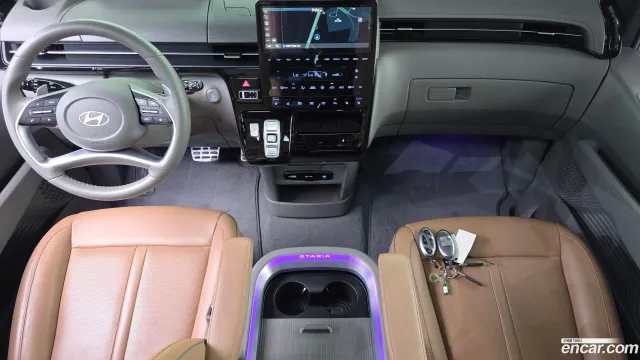 Hyundai Staria