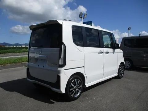 Honda N-BOX Custom