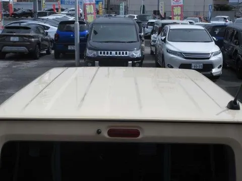 Suzuki Jimny Sierra
