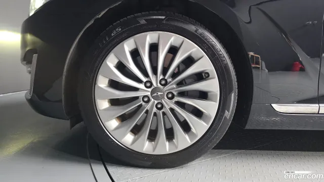 Genesis G90 (EQ900)