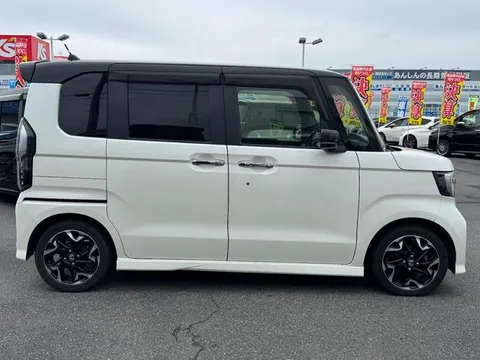 Honda N-BOX Custom