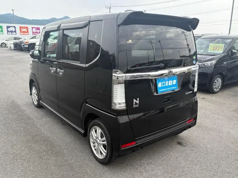Honda N-BOX Custom