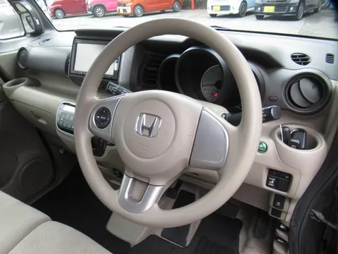 Honda N-BOX Plus