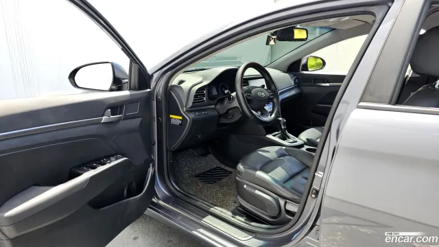 Hyundai Elantra (Avante)