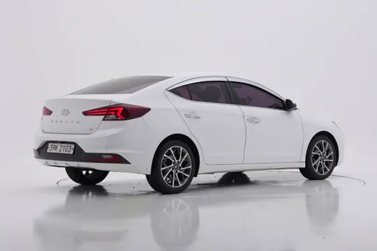 Hyundai Elantra (Avante)
