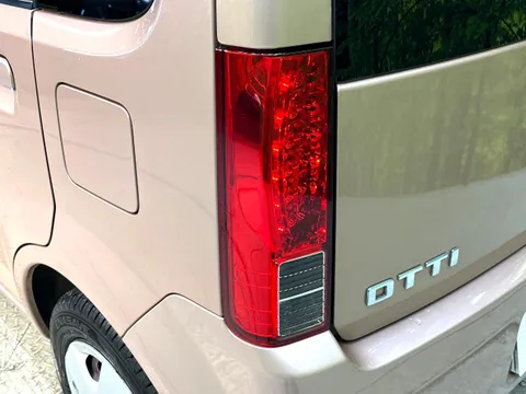 Nissan Otti