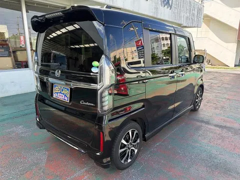 Honda N-BOX Custom