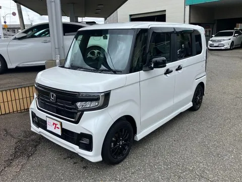 Honda N-BOX Custom