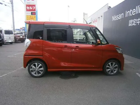 Nissan Dayz Roox