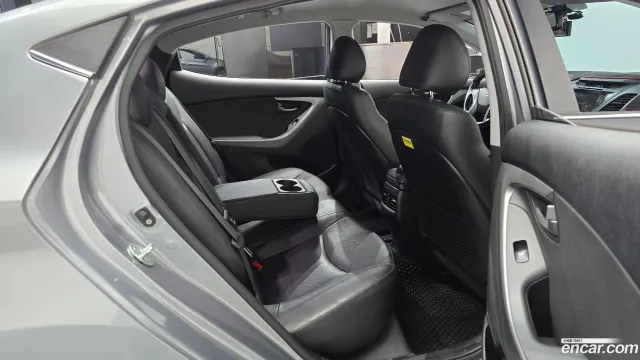 Hyundai Elantra (Avante)